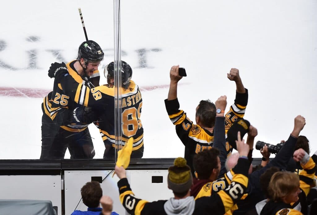 NHL: Bruins vs. Islanders