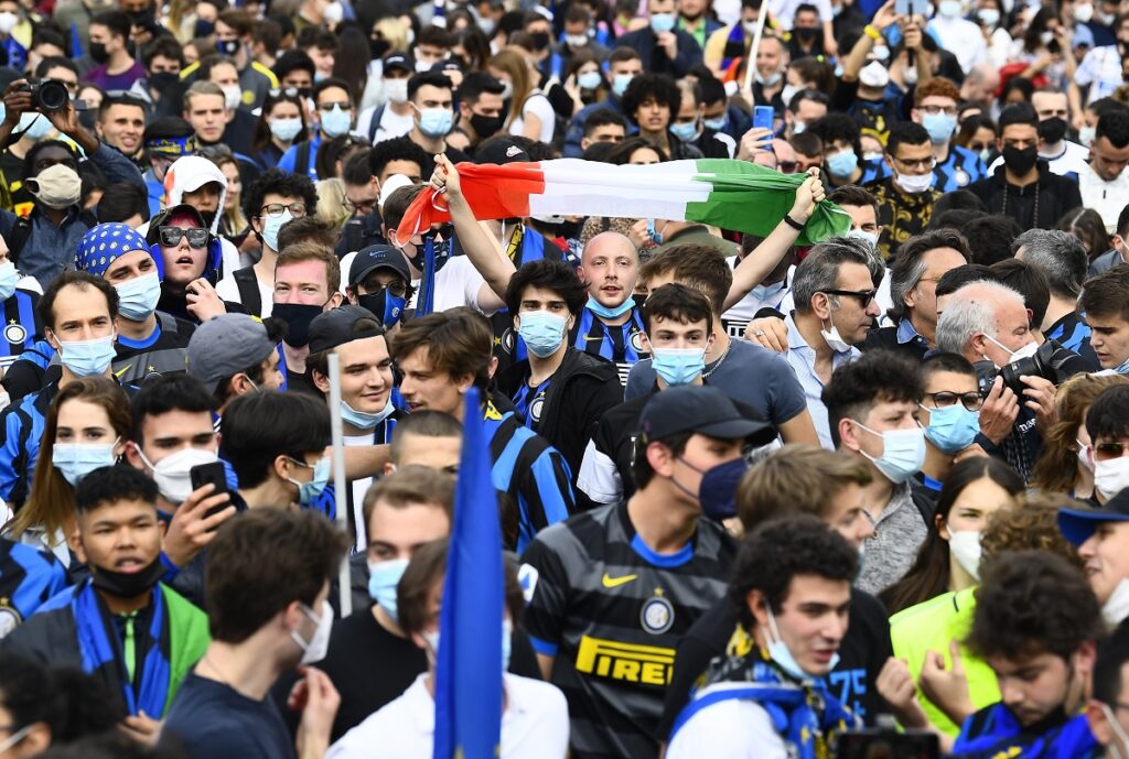 Fanoušci Interu Milán slavili v ulicích