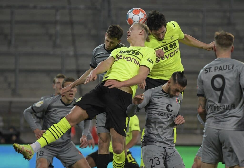 DFB Pokal - St. Pauli vs. Dortmund