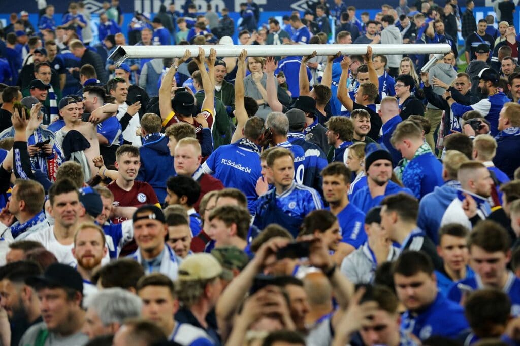 Schalke slaví postup do Bundesligy