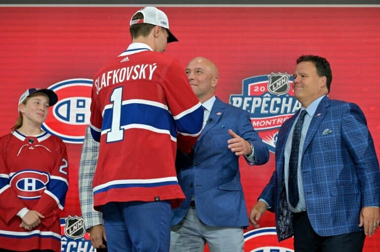 Slafkovský králem draftu NHL, v prvním kole byli vybráni také  dva talenti z Česka