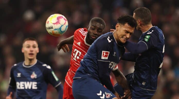 Stoper Bayernu Upamecano měl velké herní potíže. Řeší je s operním pěvcem