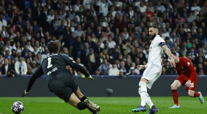 Ancelotti vyzrál na Kloppa znovu, rozhodl Benzema. Frankfurt se sklonil před Neapolí