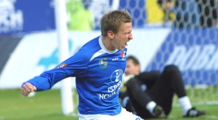 Historie ligy. 2004: Baník mistrem, Bazaly bavili Matušovič spolu s Heinzem