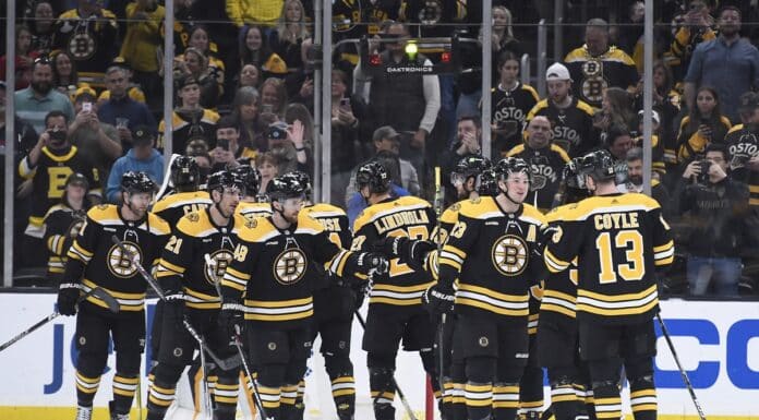 Nejvíce bodů v historii slavné NHL. Bostonský zápis dirigovali Nosek s Pastrňákem