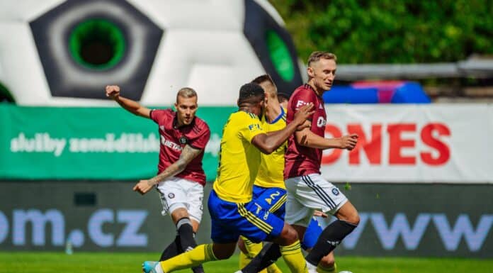 VAR hrál ve Zlíně se Spartou. První body Olomouce či Baníku