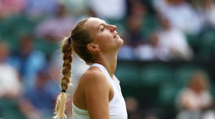 Skreč a výprask. Na Wimbledonu končí dvě česká jména