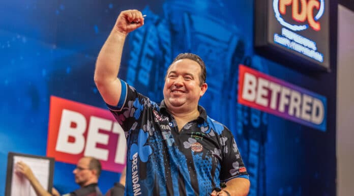 Šok na Matchplay. Končí hvězdný van Gerwen, další favorité pokračují