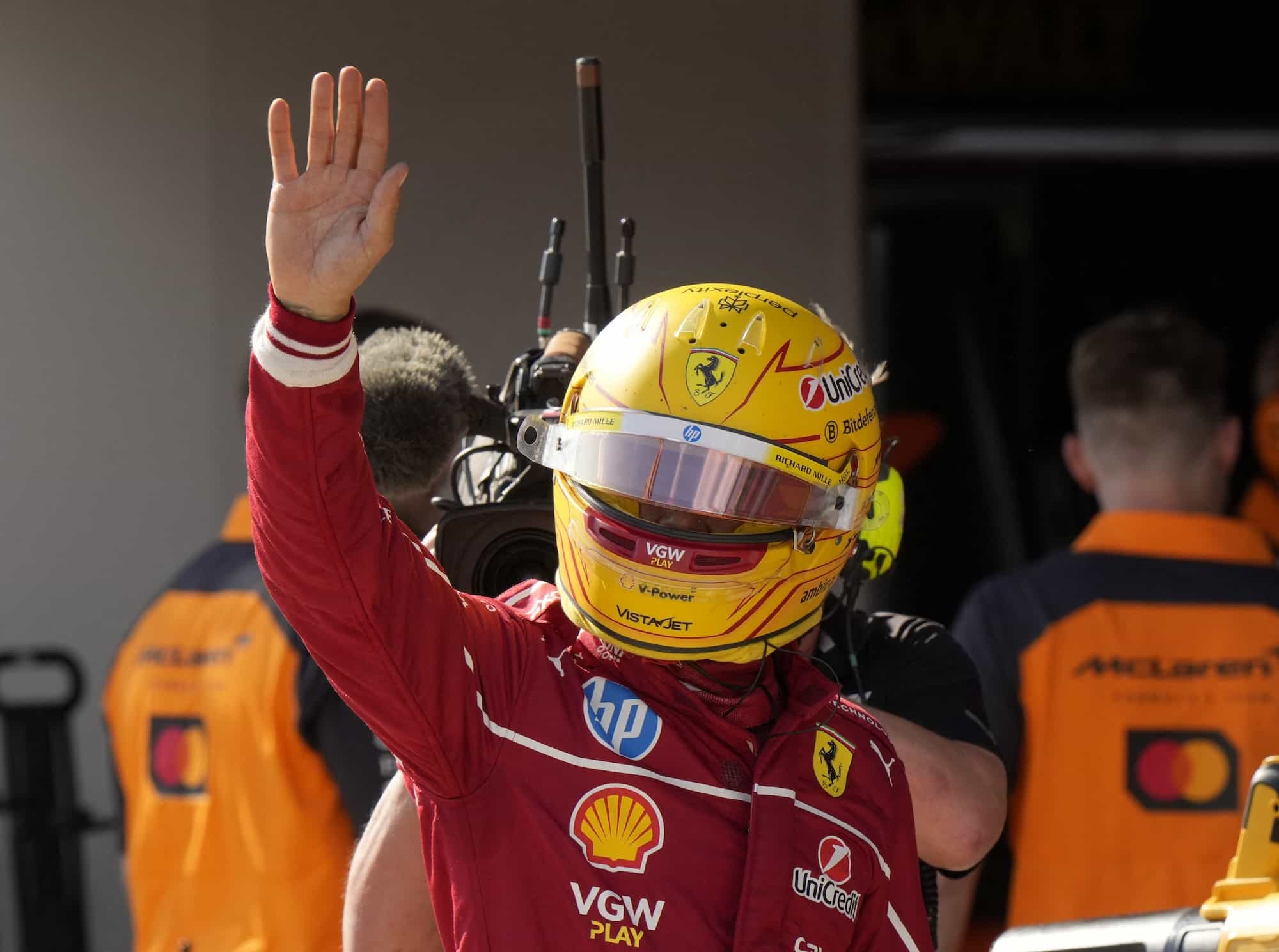 Lewis Hamilton věří, že se Ferrari brzy vrátí na stupně vítězů 
